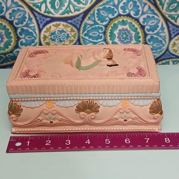Vintage Sculpted Resin Jewelry Box With Cherub Design - Picture 9 of 14